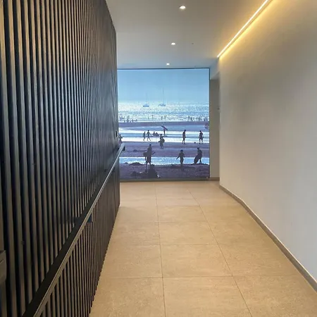 In With Sea Views, Cleaning Included Lägenhet