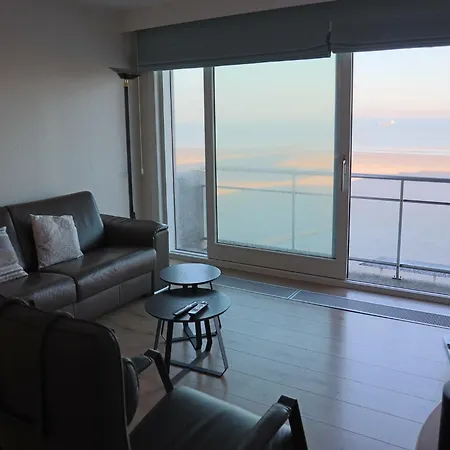In With Sea Views, Cleaning Included *