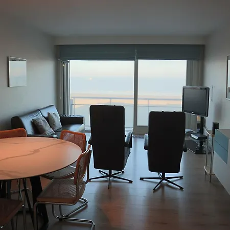 In With Sea Views, Cleaning Included 公寓